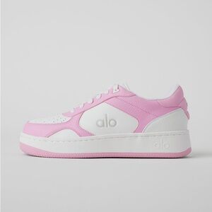 ALO Yoga Women's Light Pink Sneakers